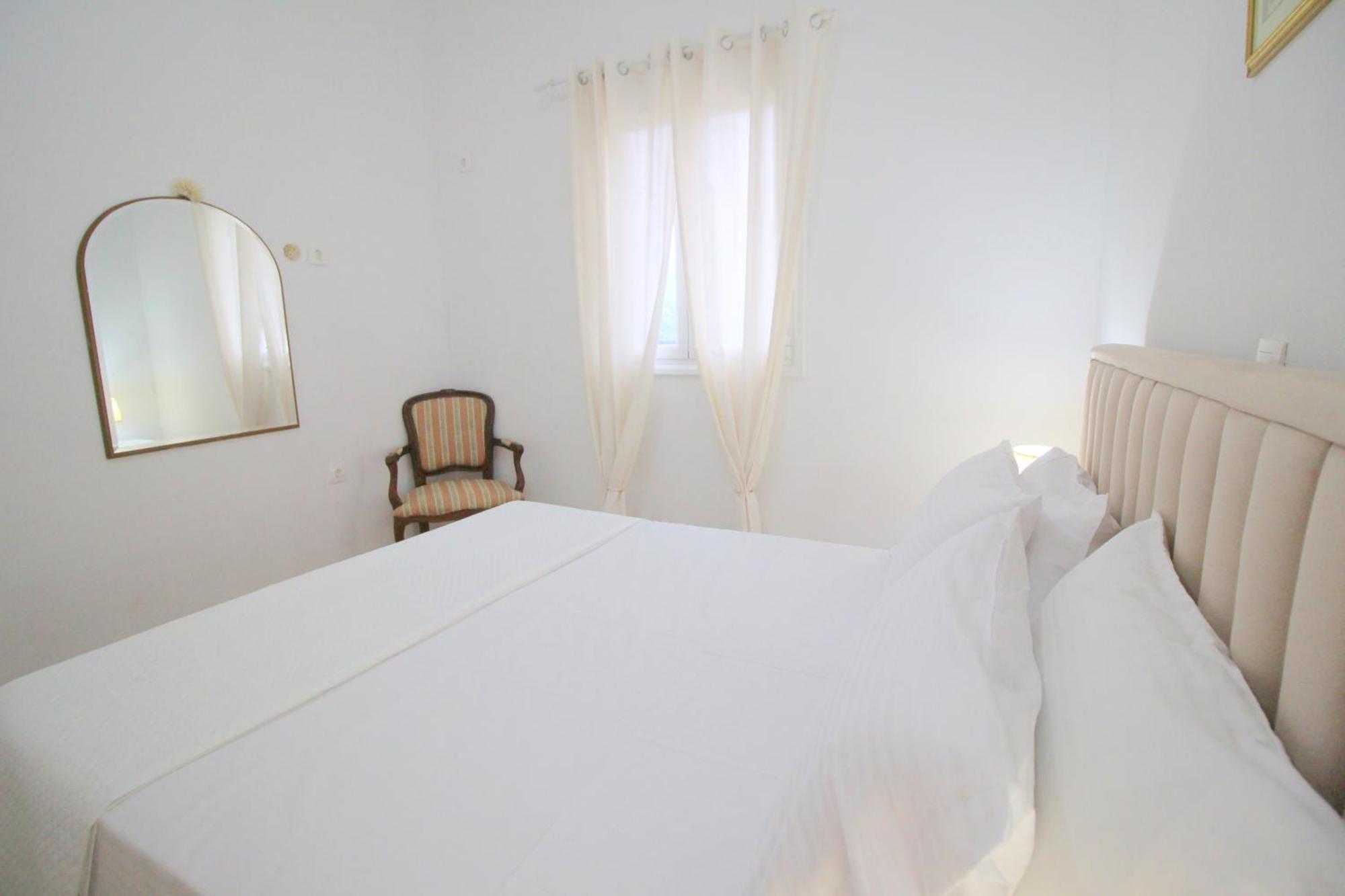 Nefeli'S Apartment Himarë Dış mekan fotoğraf