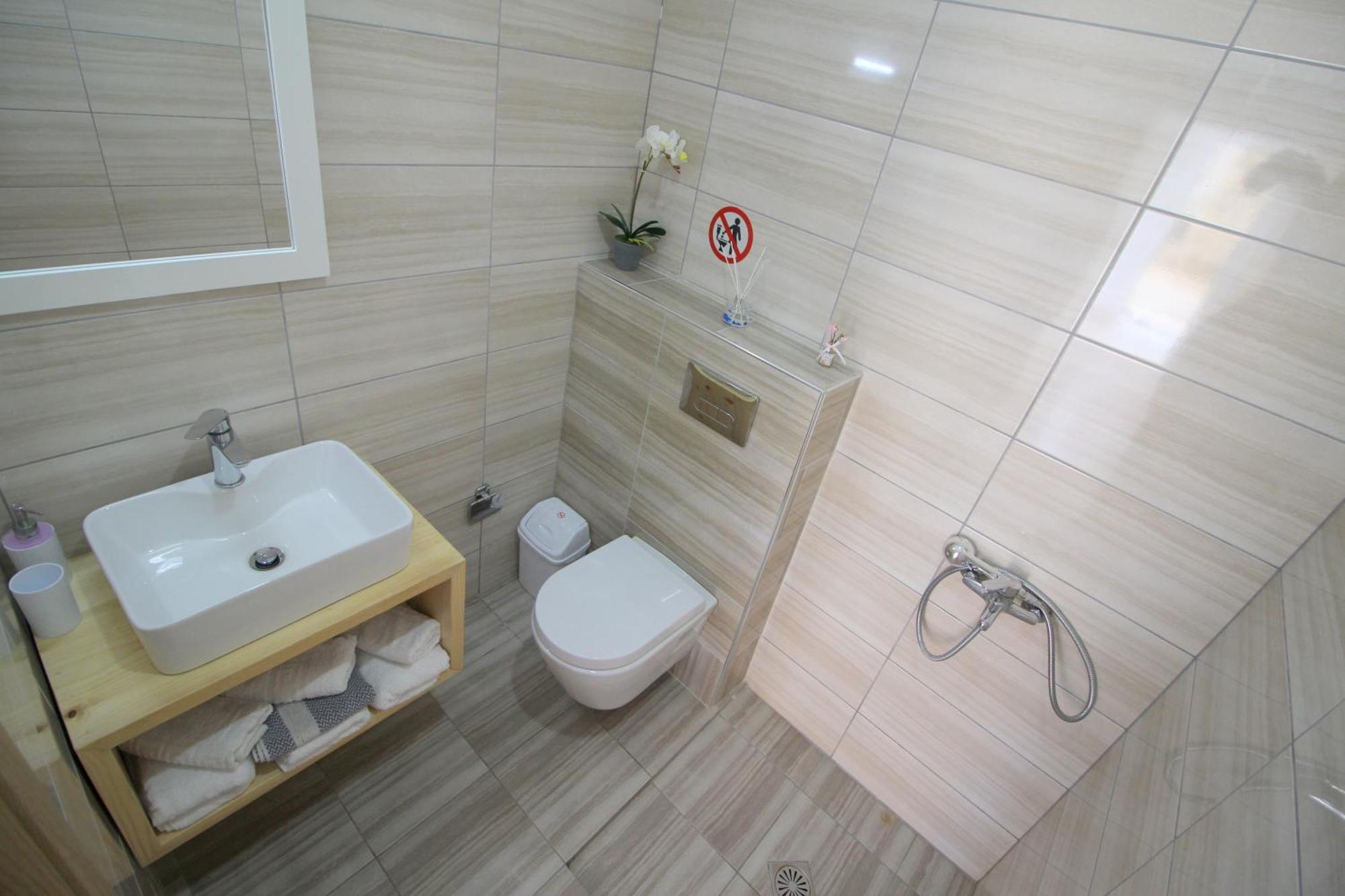 Nefeli'S Apartment Himarë Dış mekan fotoğraf