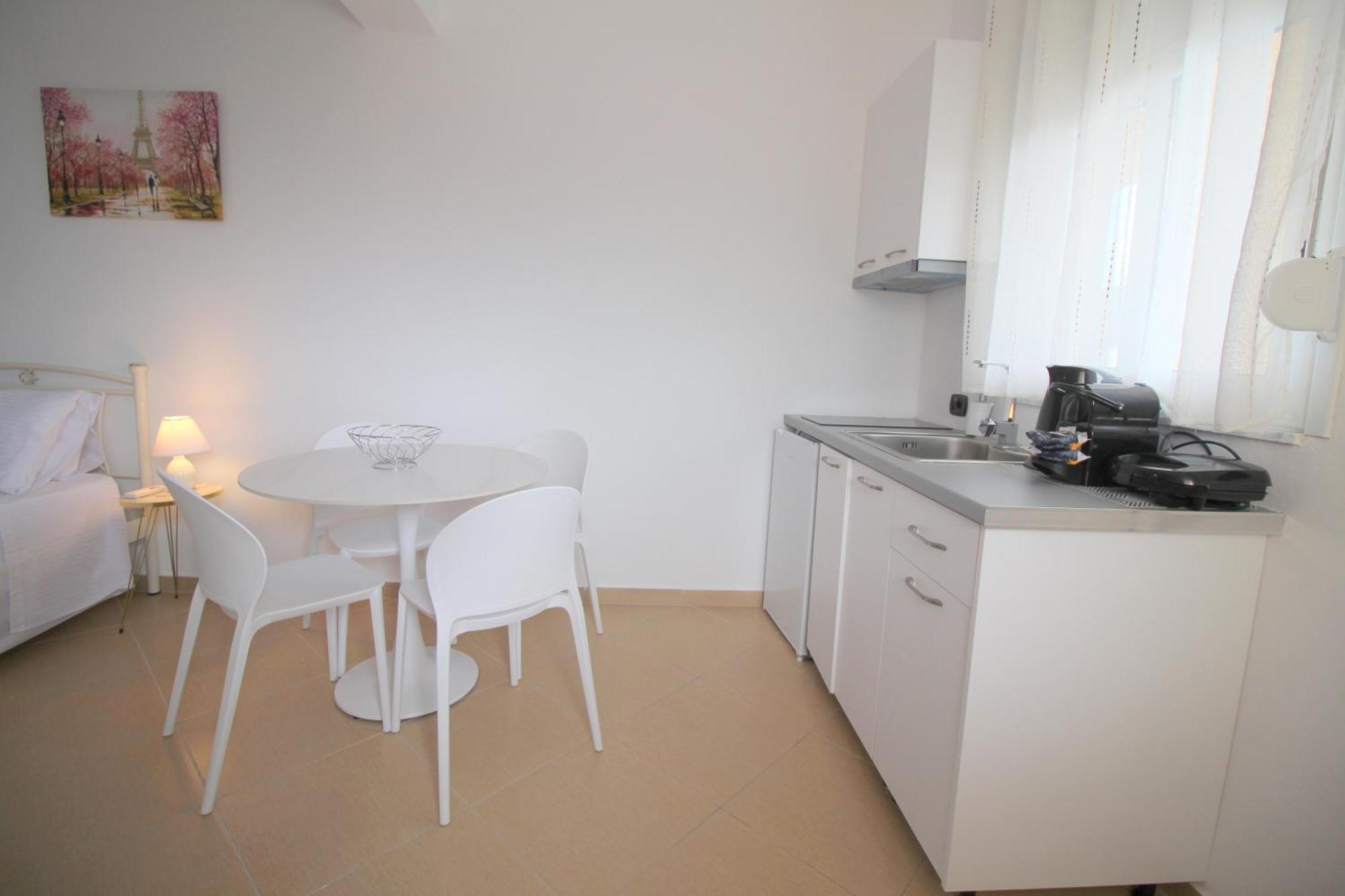 Nefeli'S Apartment Himarë Dış mekan fotoğraf